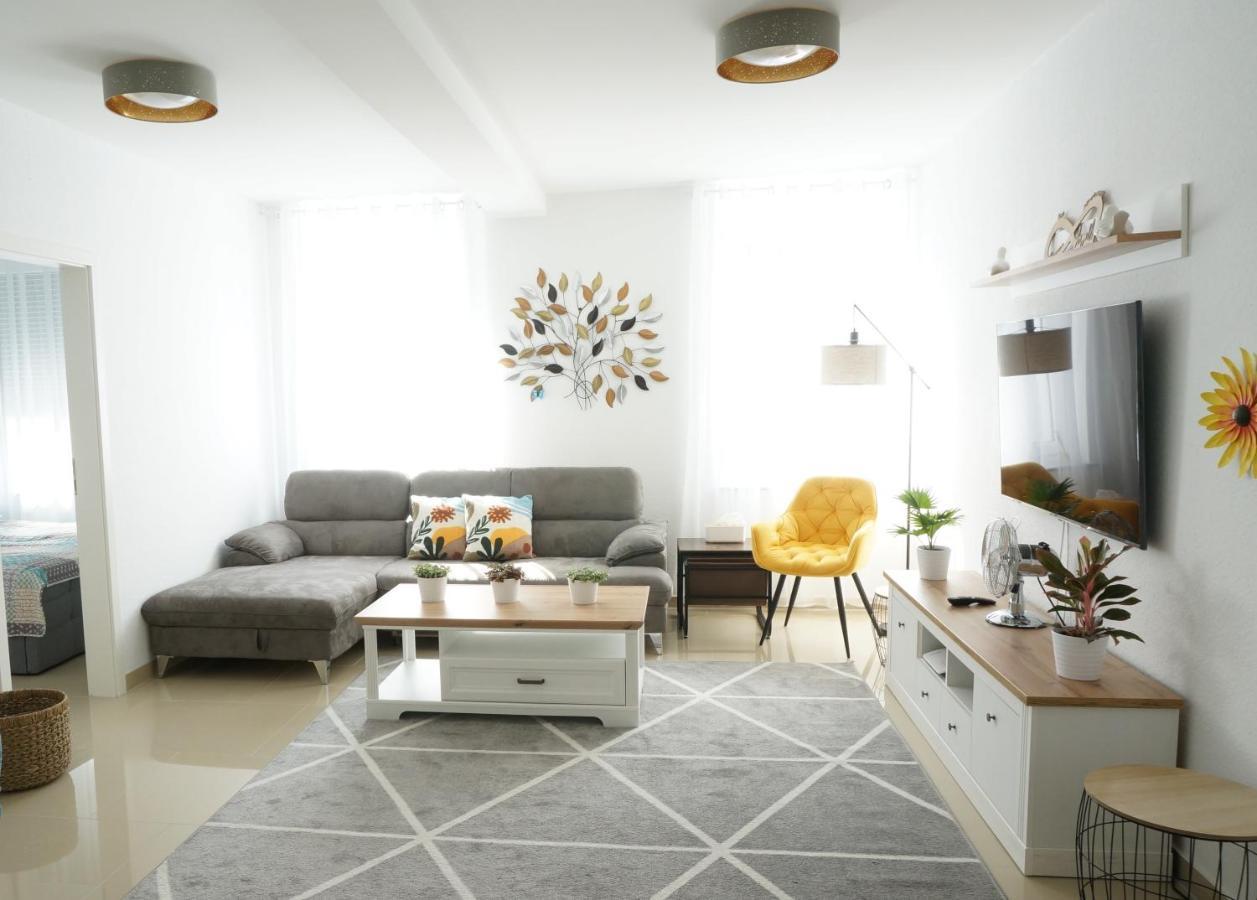 Mein Apartment Flowers Mit Kamin, Bis 10 Personen ฟรังเคนทาล ภายนอก รูปภาพ
