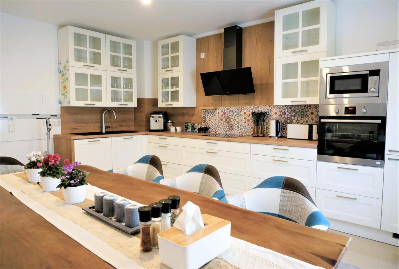 Mein Apartment Flowers Mit Kamin, Bis 10 Personen ฟรังเคนทาล ภายนอก รูปภาพ