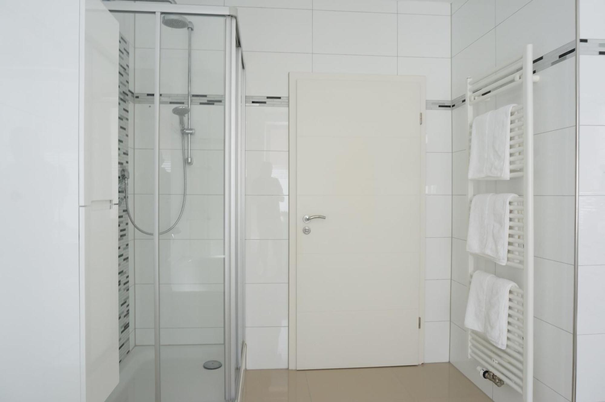 Mein Apartment Flowers Mit Kamin, Bis 10 Personen ฟรังเคนทาล ภายนอก รูปภาพ